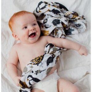 CLEMENTINE KIDS zoology animal print swaddle